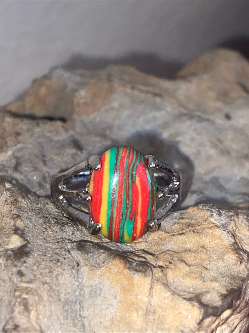 5/$10❤️❤️❤️NEW Multicolor Striped Oval Created Stone Silver Tone Zinc Alloy Ring
